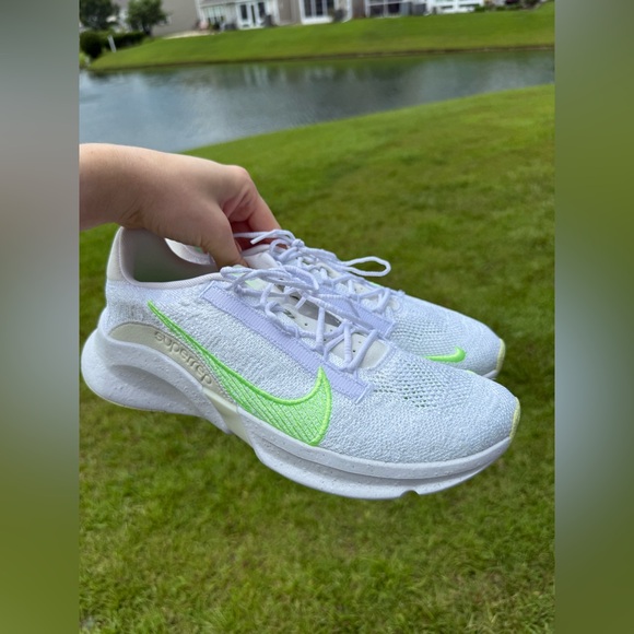 Nike Shoes - Nike superRep Women's White and Green Running Shoes size 10